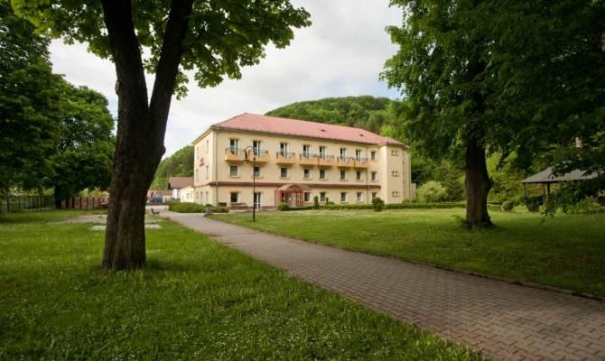 Kúpele Sklené Teplice Kúpeľný dom Mateja Bela